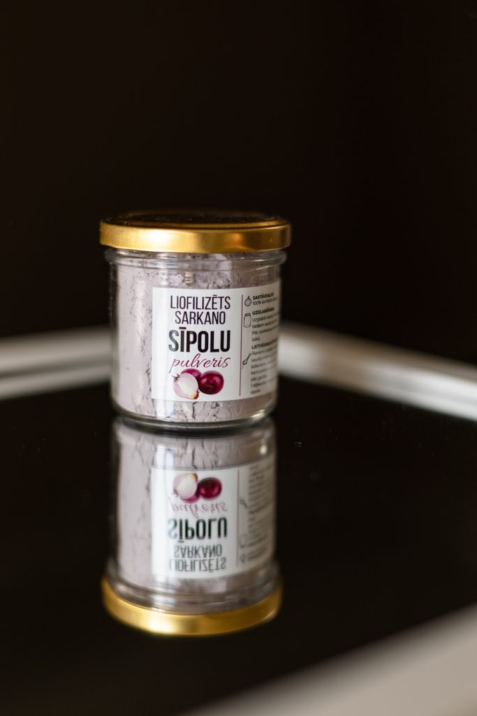 Liofilizēts sarkano sīpolu pulveris